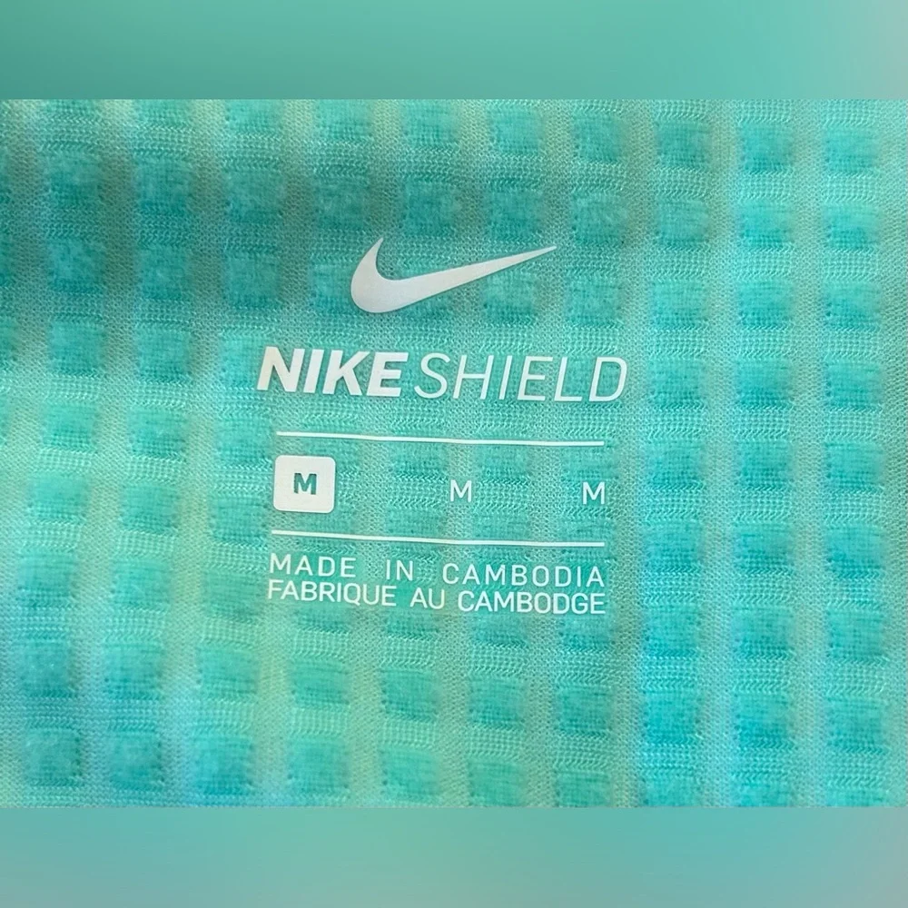 NWOT Nike Shield Running Jacket - Picture 3 of 8